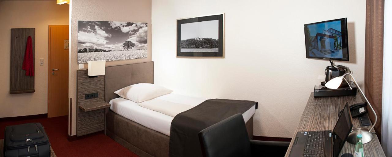 Parkhotel Ahrbergen Гизен Экстерьер фото